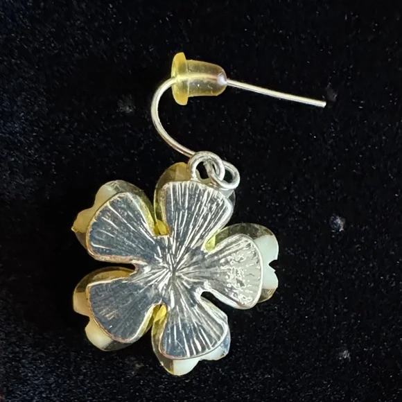 Elegant Yellow and Blue Flower Earrings - Picture 3 of 3